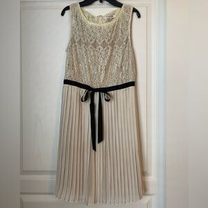 Forever 21 Cream Lace & Pleated Dress SZ L